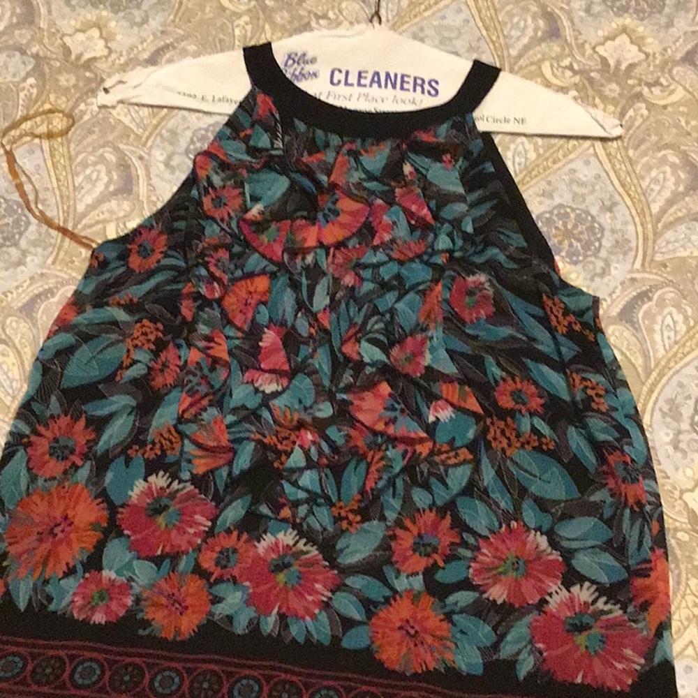 Women’s shell top